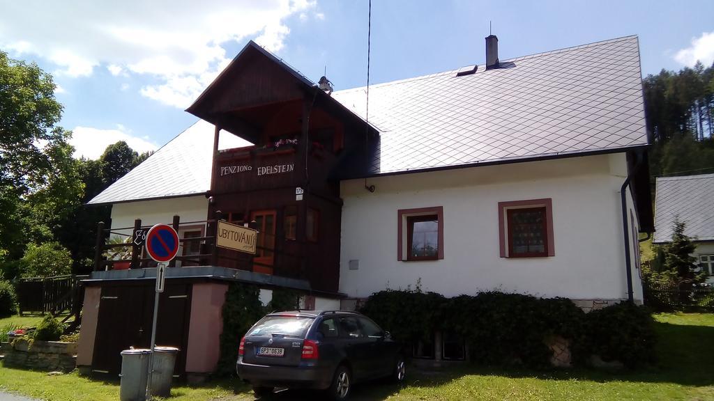 Penzion Edelstejn Petrovice  Exteriör bild