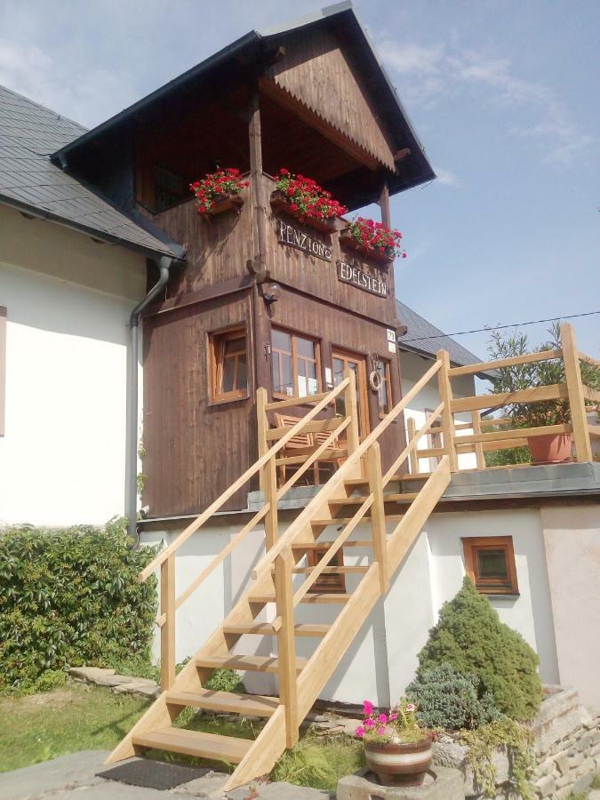 Penzion Edelstejn Petrovice  Exteriör bild